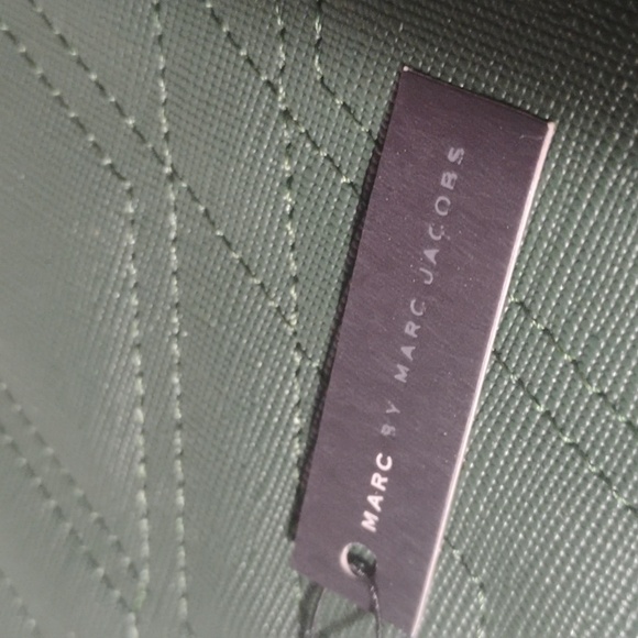 Marc By Marc Jacobs Cream and Gold Bracelet new with tags - Picture 3 of 4